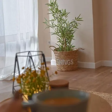 Mh Apartment, Free Parking, Flexible Check In Apartment *